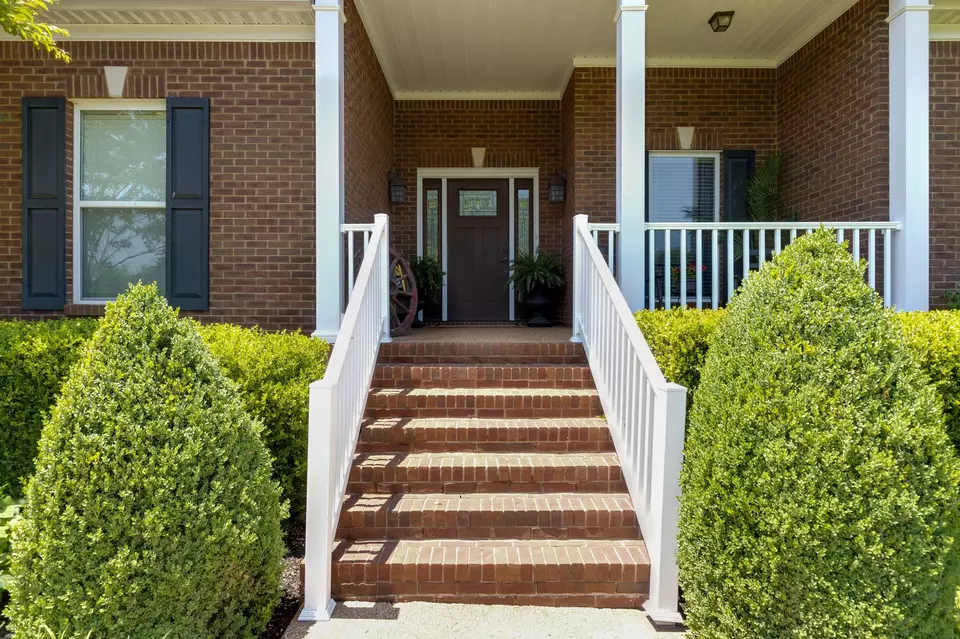 Exterior - 3715 Petty Ln, Columbia, TN 38401 photo 5 of 16