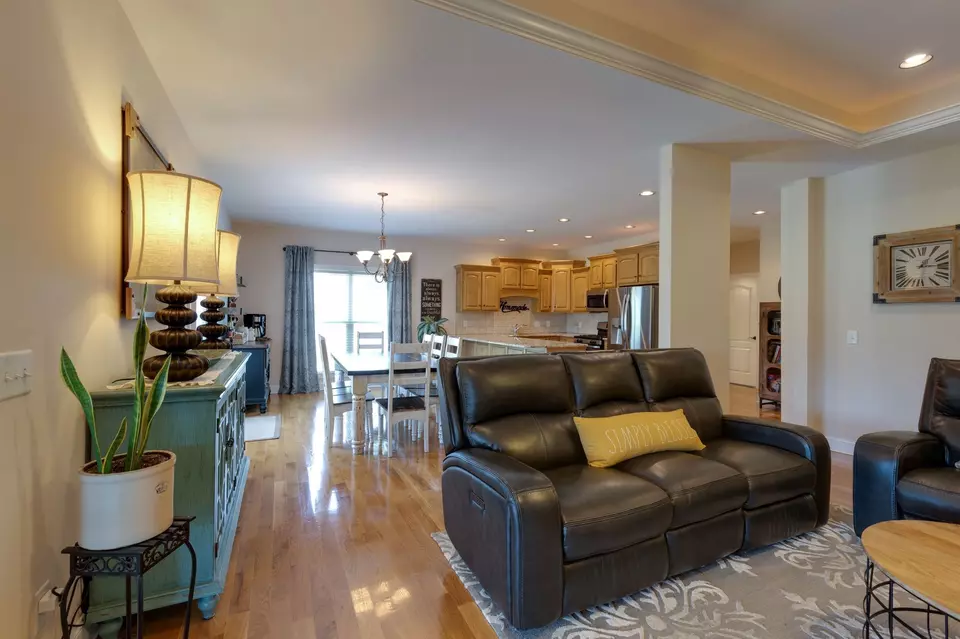 Entry Way - 3715 Petty Ln, Columbia, TN 38401 photo 6 of 8