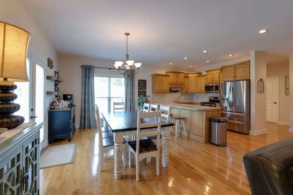 Dining - 3715 Petty Ln, Columbia, TN 38401 photo 1 of 4