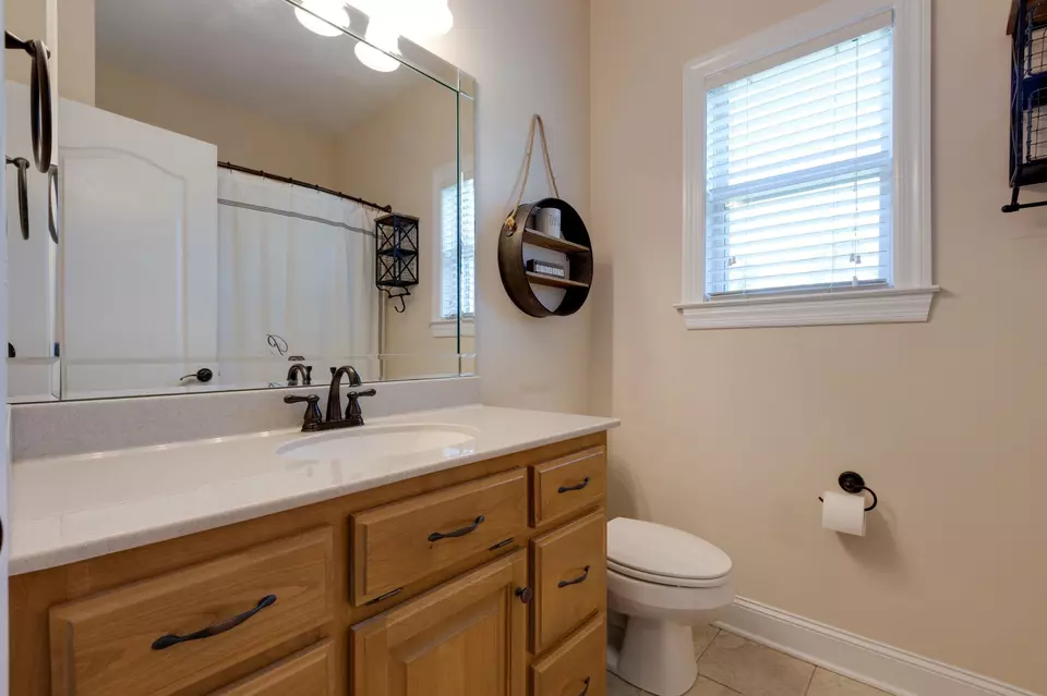 Bath - 3715 Petty Ln, Columbia, TN 38401 photo 5 of 5