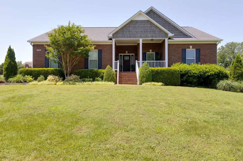 Exterior - 3715 Petty Ln, Columbia, TN 38401 photo 1 of 16