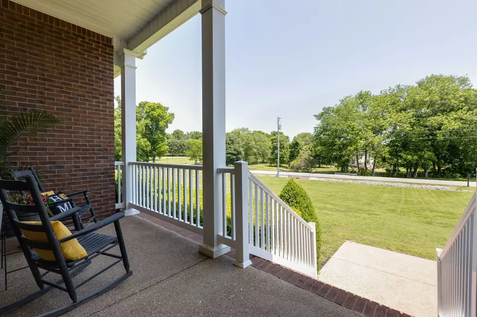 Exterior - 3715 Petty Ln, Columbia, TN 38401 photo 8 of 16