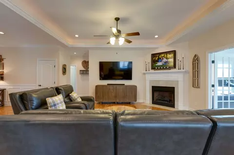 Living - 3715 Petty Ln, Columbia, TN 38401 photo 1 of 3