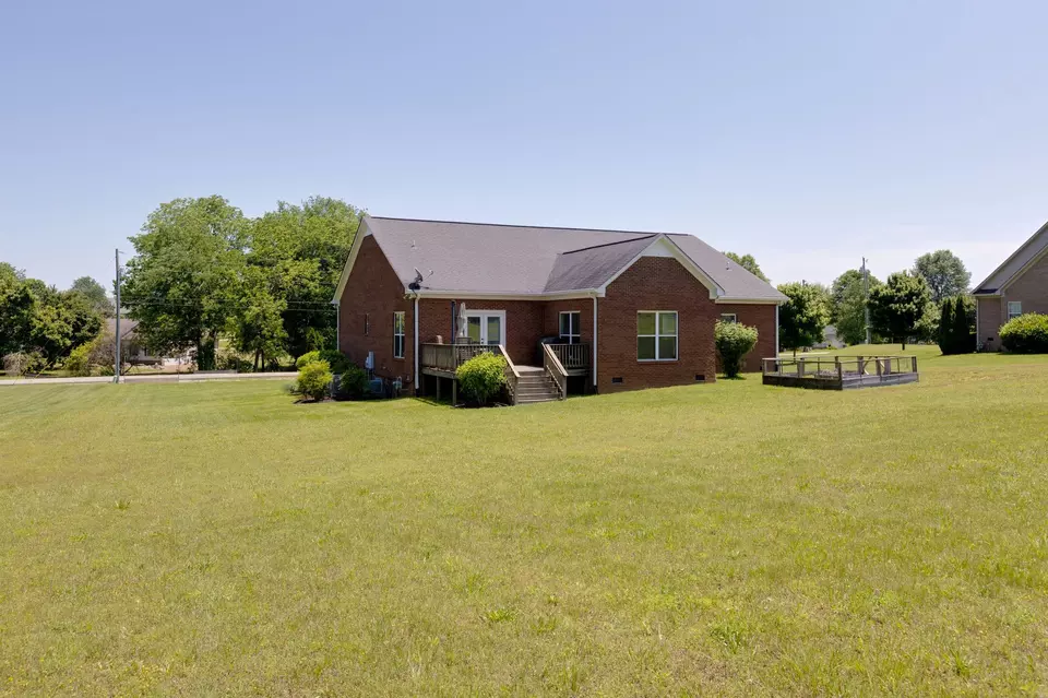 Exterior - 3715 Petty Ln, Columbia, TN 38401 photo 10 of 16