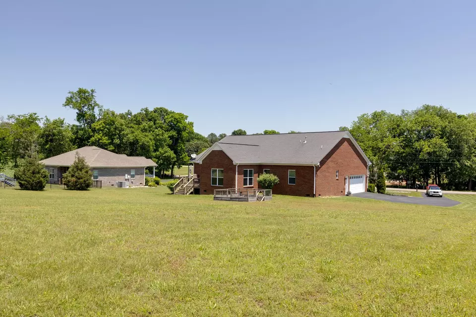 Exterior - 3715 Petty Ln, Columbia, TN 38401 photo 9 of 16