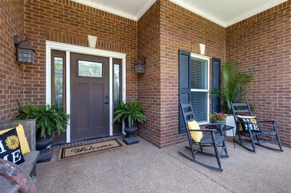 Exterior - 3715 Petty Ln, Columbia, TN 38401 photo 6 of 16