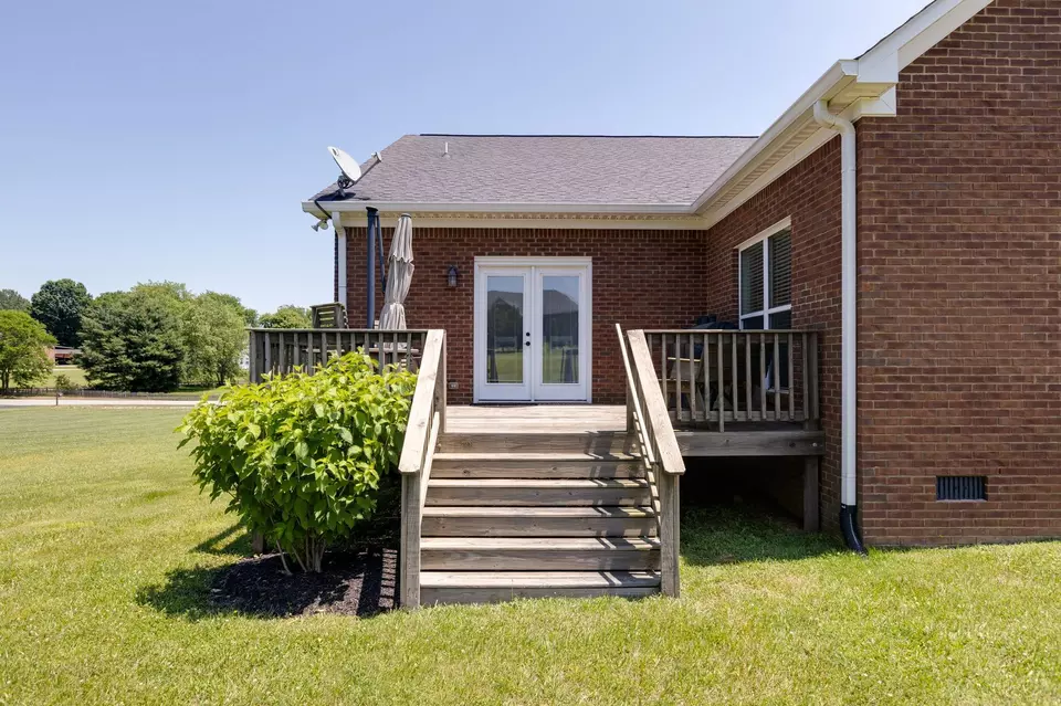 Exterior - 3715 Petty Ln, Columbia, TN 38401 photo 13 of 16