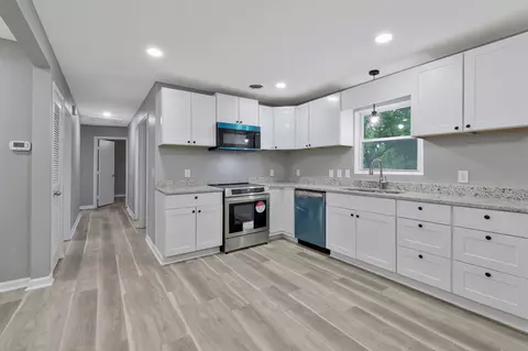 Entry Way - 4904 Algonquin Trl, Antioch, TN 37013 photo 1 of 1