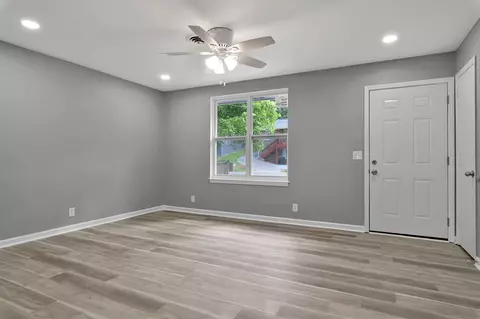 Living - 4904 Algonquin Trl, Antioch, TN 37013 photo 2 of 3