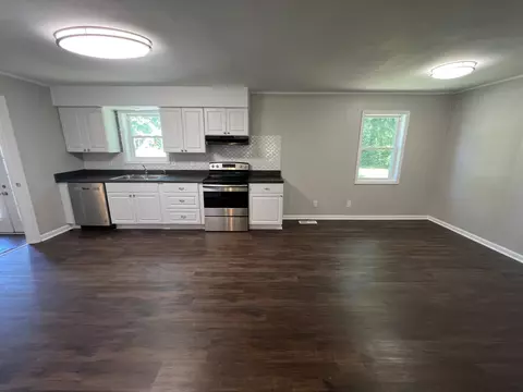 Living - 1846 Patrick Rd, Pulaski, TN 38478 photo 4 of 7