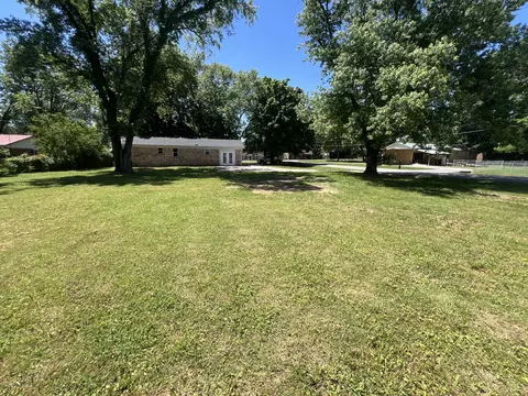 Exterior - 1846 Patrick Rd, Pulaski, TN 38478 photo 3 of 5