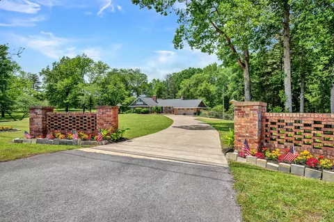 997 Highway 100, Centerville, TN 37033 photo 2