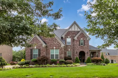 1812 Fairhaven Ln, Murfreesboro, TN 37128