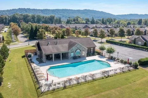 1502 Sedgefield Dr, Ooltewah, TN 37363