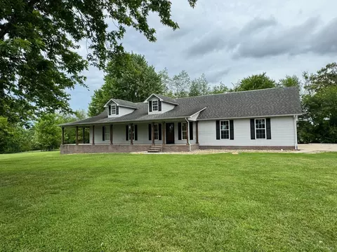 410 Sunset Ln, Monterey, TN 38574