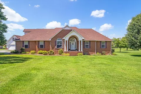 496 Big Oak Dr, Manchester, TN 37355