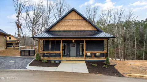 588 Warbonnet Way, Pigeon Forge, TN 37863