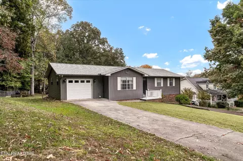 990 Chestnut Ridge Dr, Lenoir City, TN 37771