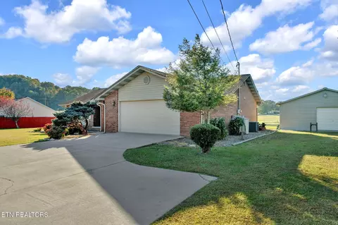 1005 Valley View Cir, Sevierville, TN 37876
