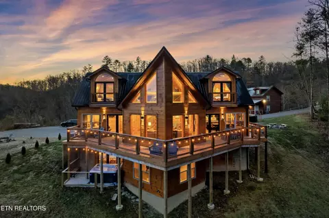 2925 Joyner Hills Ln, Sevierville, TN 37876