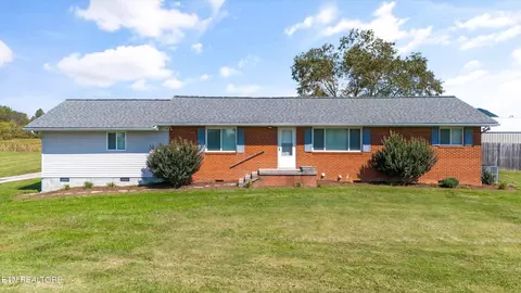 9821 Emory Rd, Corryton, TN 37721