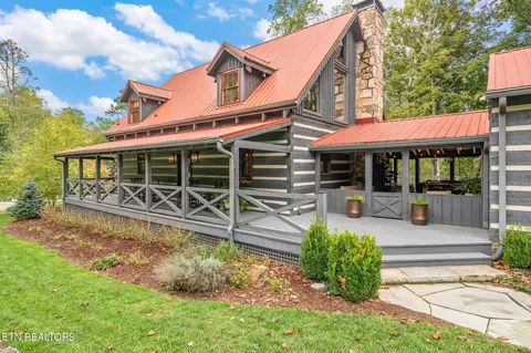 726 Foxridge Ln, Caryville, TN 37714
