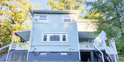 109 Hoyt Ln, Oak Ridge, TN 37830