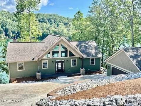213 Waterside Ln, La Follette, TN 37766