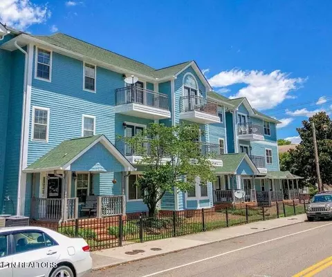 1616 Queen Anne Way, Knoxville, TN 37916