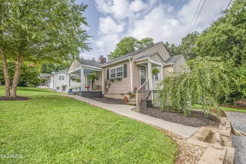 425 NW Clifton Rd, Knoxville, TN 37921