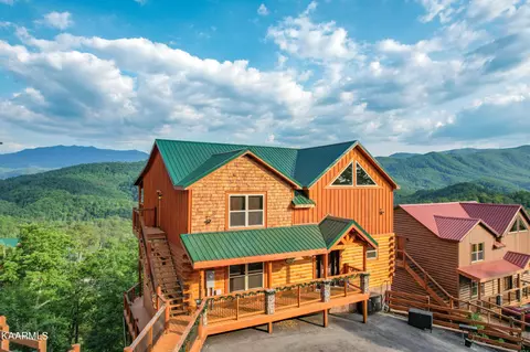 4109 Sherwood Heights Way, Pigeon Forge, TN 37863