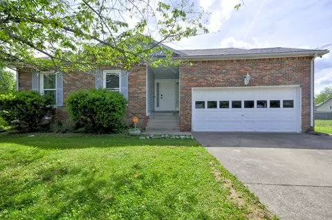 441 Bluff Dr, Clarksville, TN 37043