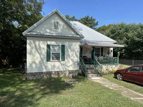 903 Crittenden Ave, Chickamauga, GA 30707