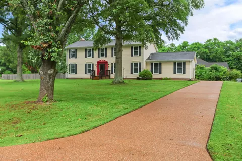 1700 Hickory Trace Dr, Gallatin, TN 37066