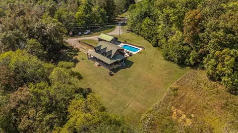 1654 Highway 231 S # B, Bethpage, TN 37022