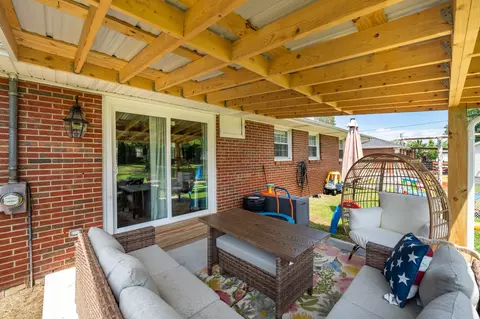Exterior - 2203 Bluegrass Dr, Springfield, TN 37172 photo 5 of 9