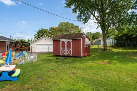 Exterior - 2203 Bluegrass Dr, Springfield, TN 37172 photo 6 of 9
