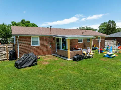 Exterior - 2203 Bluegrass Dr, Springfield, TN 37172 photo 2 of 9