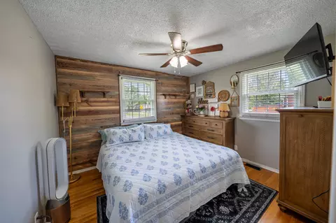 Bedroom - 2203 Bluegrass Dr, Springfield, TN 37172 photo 2 of 2