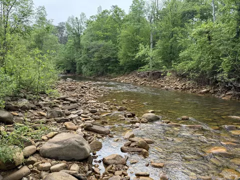 203 Leggett Rd, Sale Creek, TN 37373