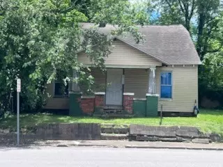 512 W Center St, Madisonville, KY 42431