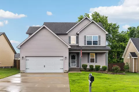 402 Leslie Wood Dr, Clarksville, TN 37040