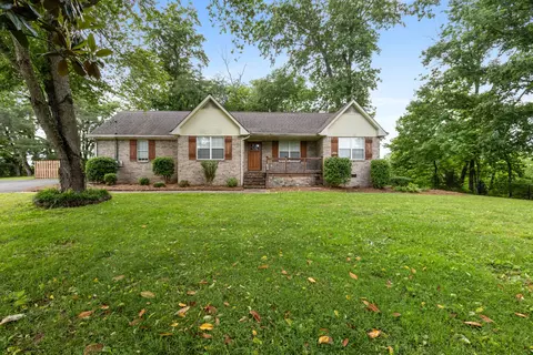 1054 Cragfront Est Loop, Gallatin, TN 37066