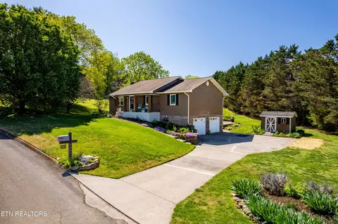 2303 Riverside Dr, Maryville, TN 37804