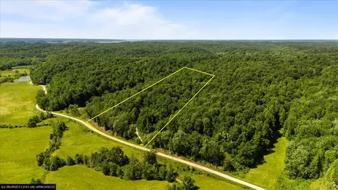 4040 Jack Saunders Rd, Waverly, TN 37185