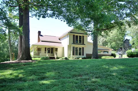 Exterior - 101 Timberlake Dr, Springfield, TN 37172 photo 2 of 17