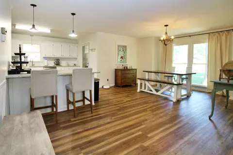 Dining - 101 Timberlake Dr, Springfield, TN 37172 photo 2 of 3