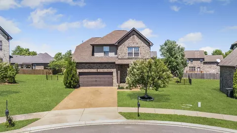 107 Valcour Ct, Hendersonville, TN 37075