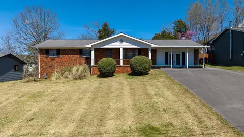 8411 Iris Dr, Chattanooga, TN 37421