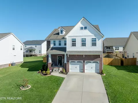 2418 Drake St, Maryville, TN 37801